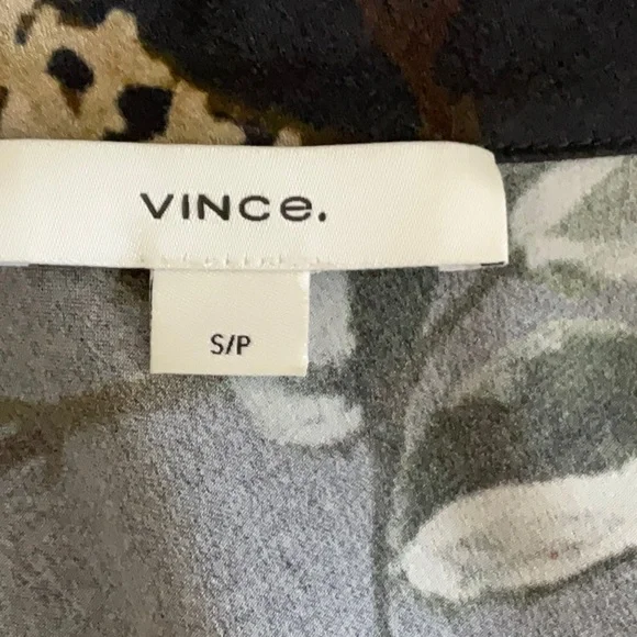 Vince Black and Gold Floral Button Down Shirt - Picture 5 of 8